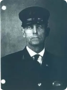 Photo of Captain Robert "Lee" Paul